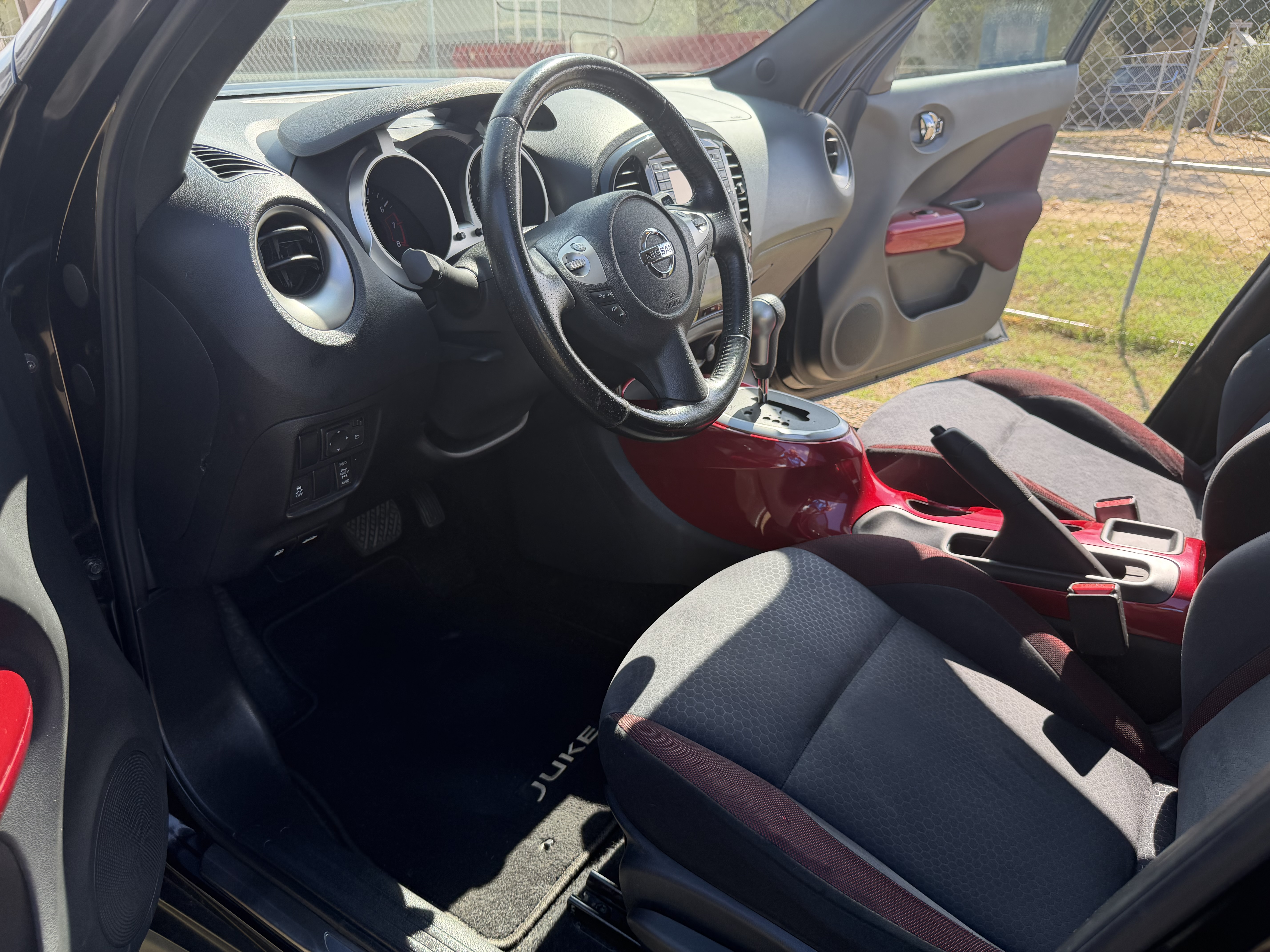 Used 2012 Nissan Juke SV AWD/4WD image 13