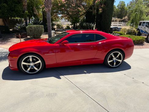 Used 2013 Chevrolet Camaro SS w/ RS Package RWD image 1