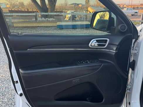 Used 2013 Jeep Grand Cherokee SRT8 image 12