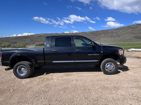 Used 2006 Dodge Ram 3500 Truck Laramie w/ Protection Group AWD/4WD image 9