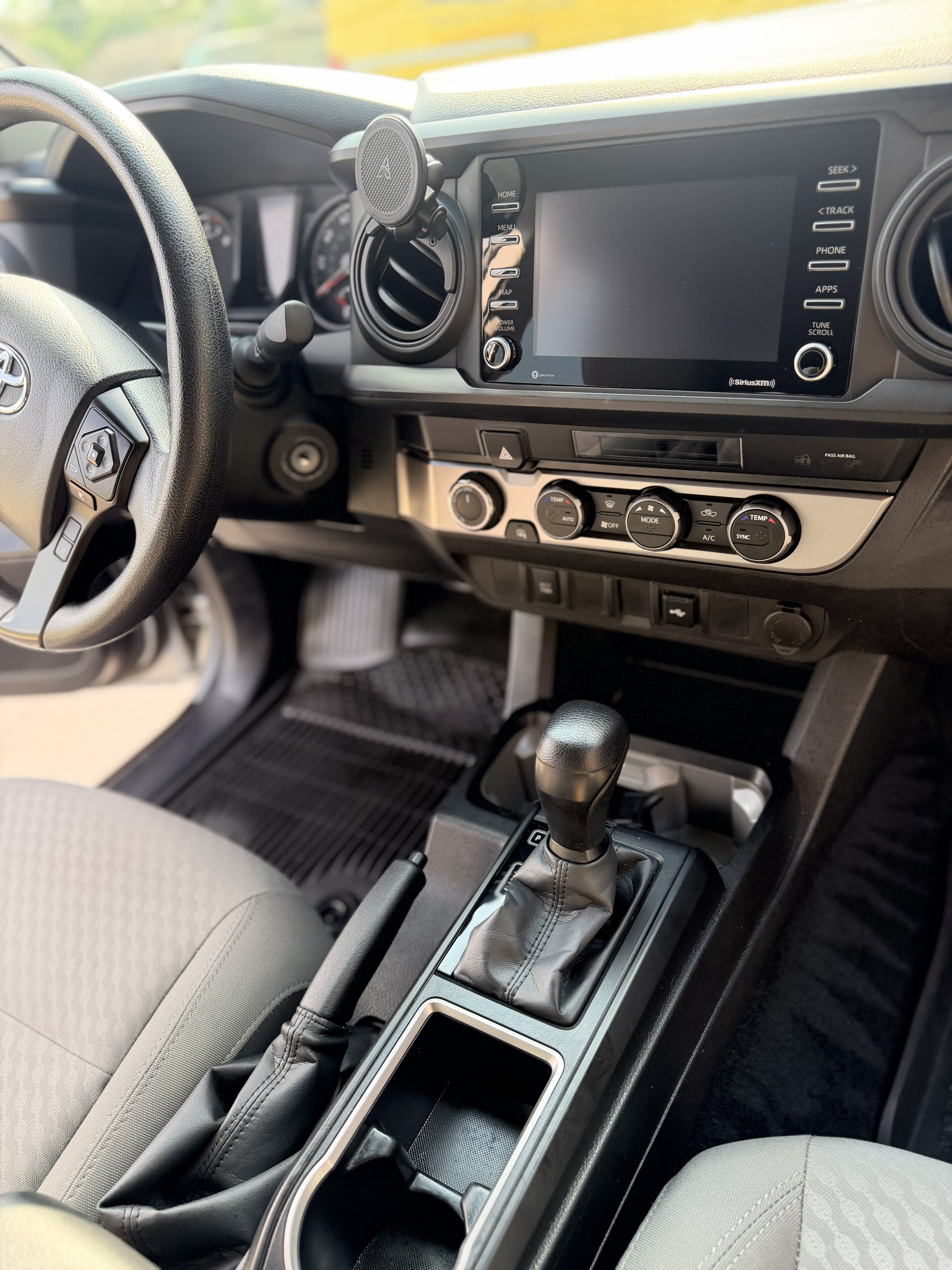 Used 2023 Toyota Tacoma SR AWD/4WD image 12