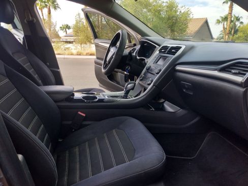 Used 2013 Ford Fusion SE FWD image 12