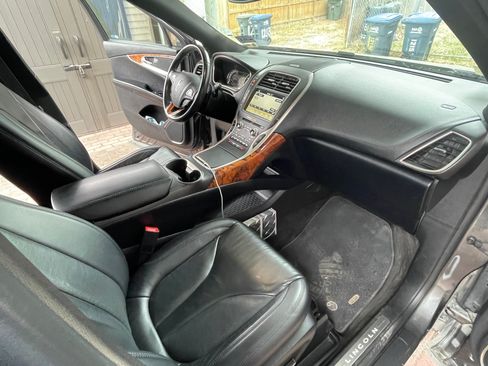 Used 2018 Lincoln MKX Select w/ Select Plus Package image 18