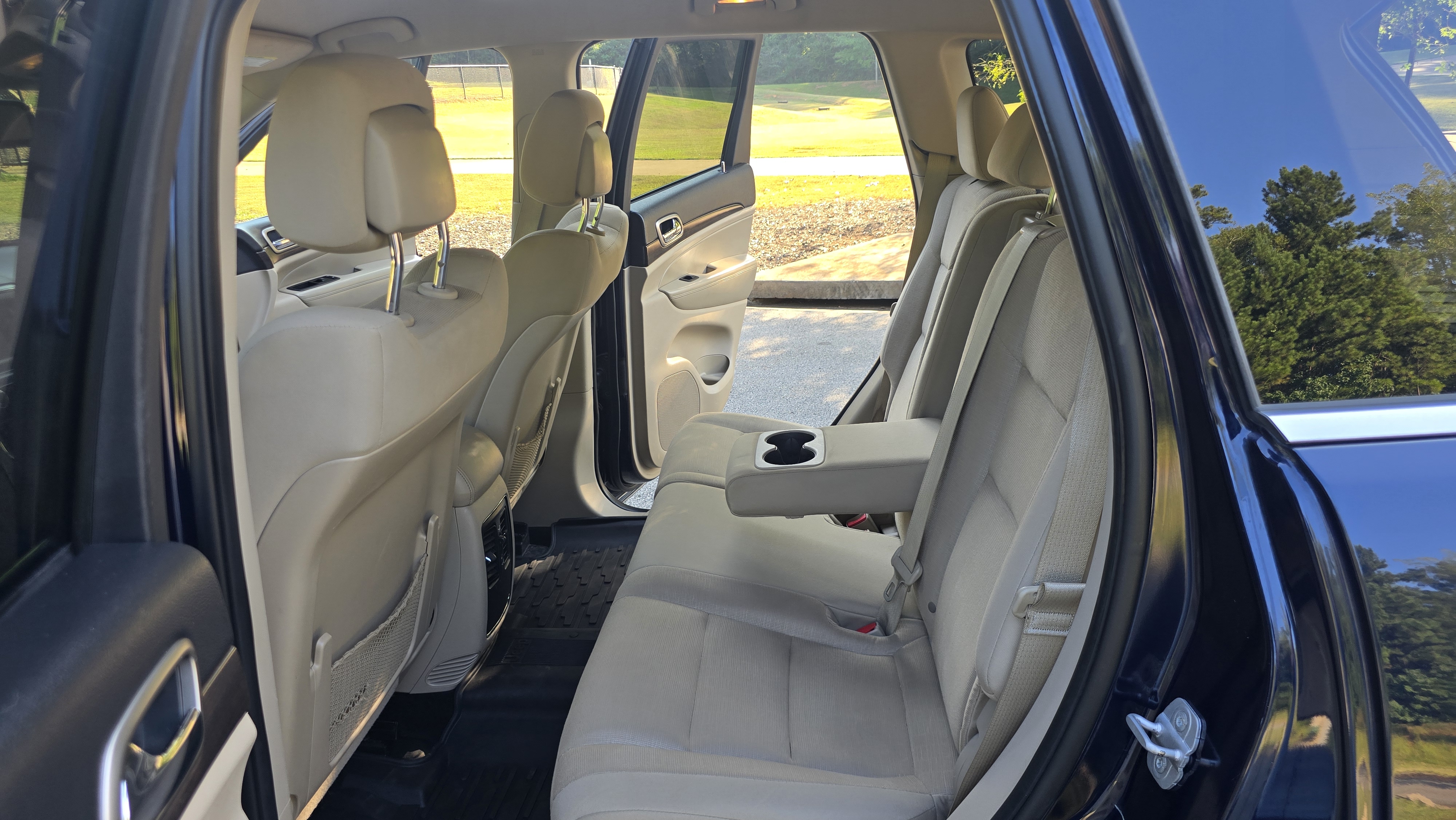 Used 2014 Jeep Grand Cherokee Laredo w/ Quick Order Package 23E AWD/4WD image 13