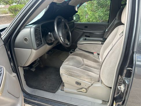 Used 2005 Chevrolet Avalanche Z71 w/ Preferred Equipment Group image 9