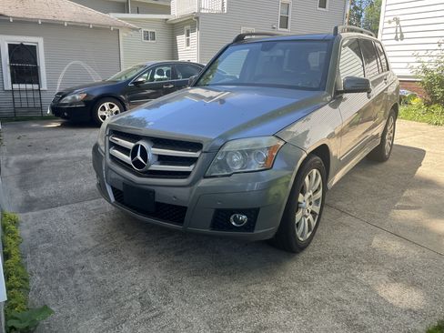 Used 2011 Mercedes-Benz GLK 350 4MATIC image 8