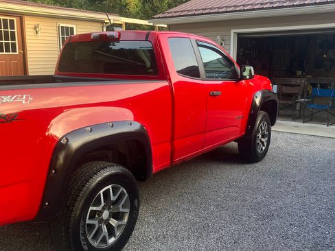 Used 2016 Chevrolet Colorado W/T AWD/4WD image 10