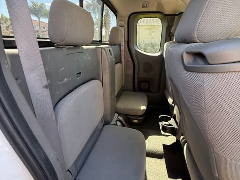 Used 2008 Nissan Frontier SE image 12