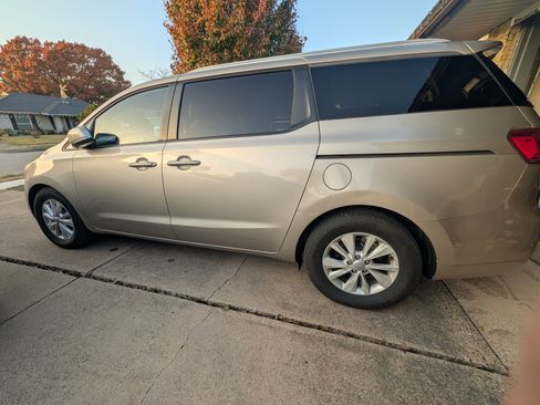 Used 2016 Kia Sedona LX w/ Option Group 020 image 5
