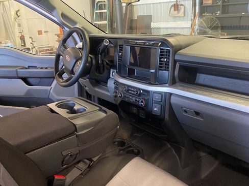 Used 2023 Ford F250 XL w/ FX4 Off-Road Package image 6