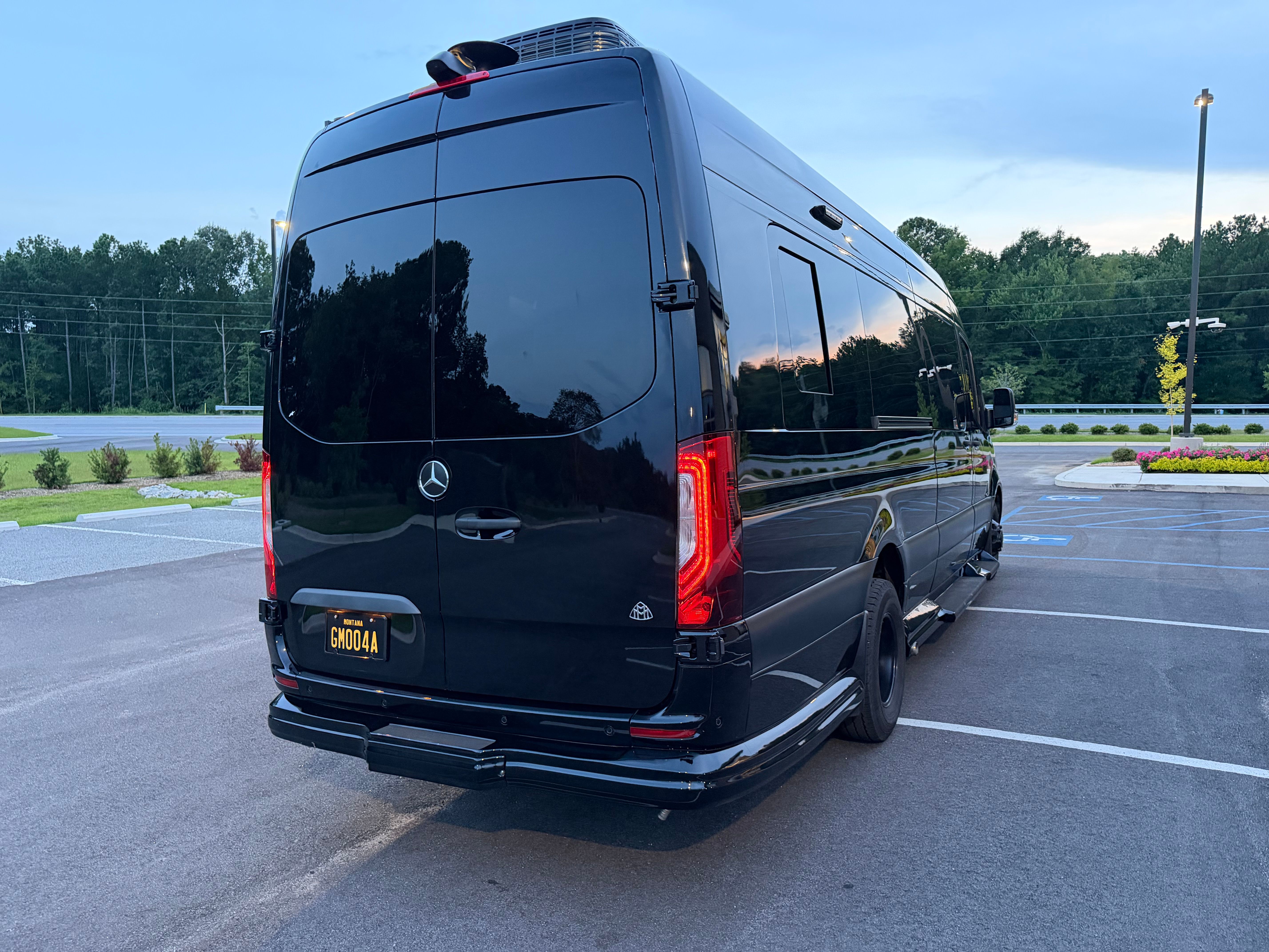 Used 2023 Mercedes-Benz Sprinter 3500 image 2