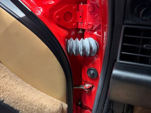 Used 1996 Porsche 911 Carrera 4 image 23