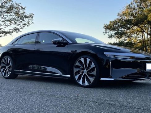 Used 2022 Lucid Air Grand Touring image 2