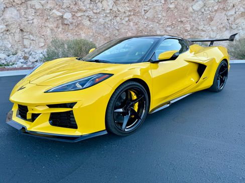 Used 2025 Chevrolet Corvette E-Ray image 4