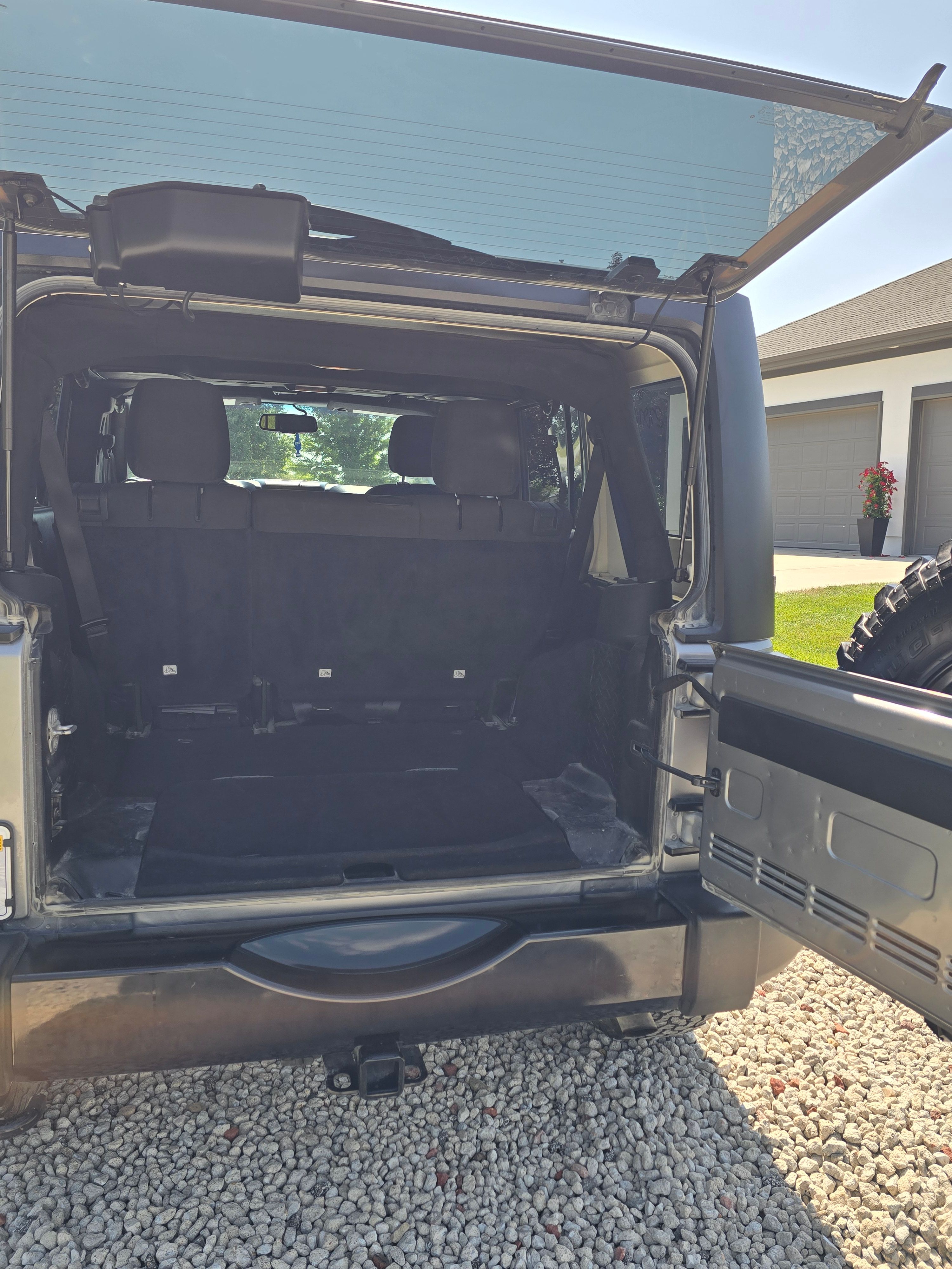 Used 2015 Jeep Wrangler Unlimited Sport AWD/4WD image 6