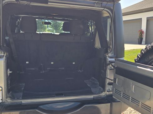 Used 2015 Jeep Wrangler Unlimited Sport AWD/4WD image 6