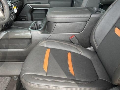 Used 2023 GMC Sierra 2500 AT4 w/ AT4 Premium Plus Package image 25