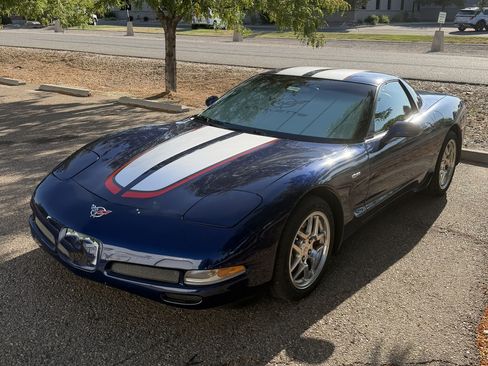 Used 2004 Chevrolet Corvette Z06 w/ Z06 Preferred Equipment Group RWD image 16