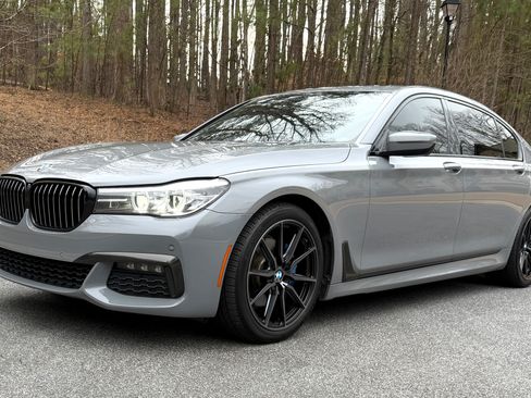 Used 2019 BMW 740i w/ M Sport Package image 6
