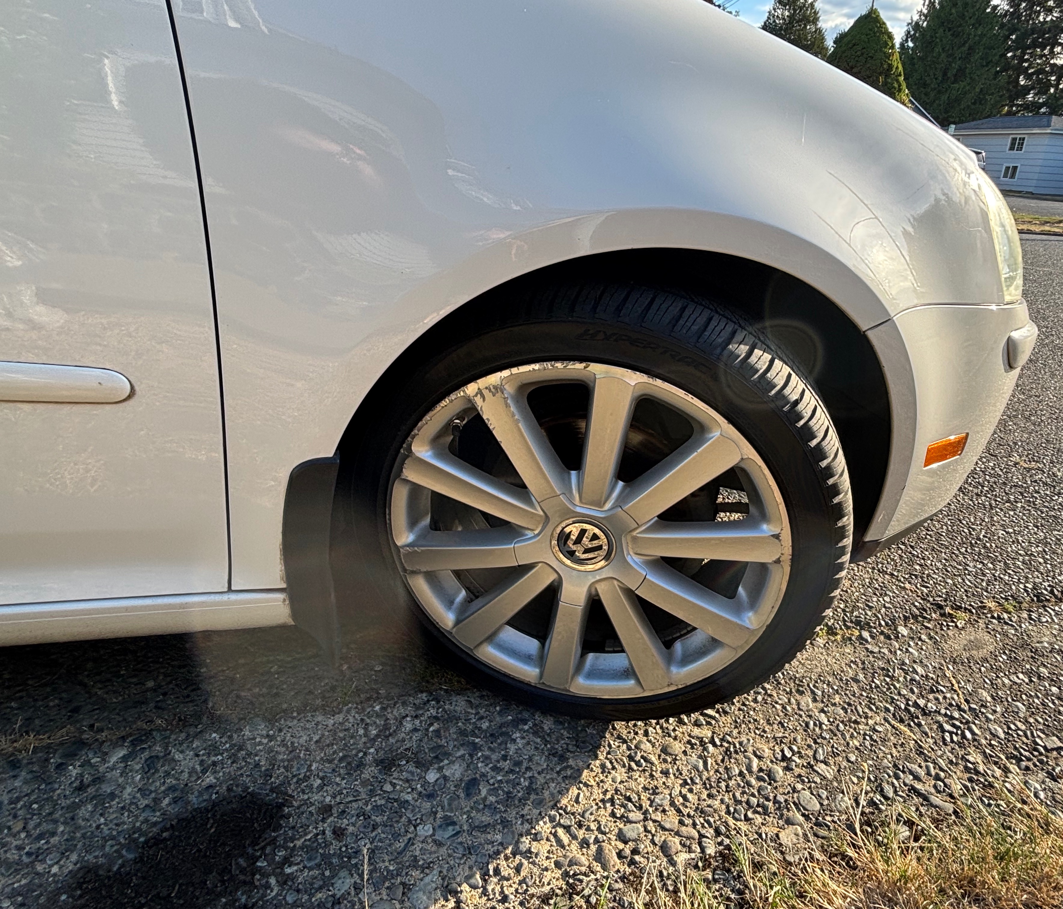 Used 2008 Volkswagen Rabbit 4-Door FWD image 8