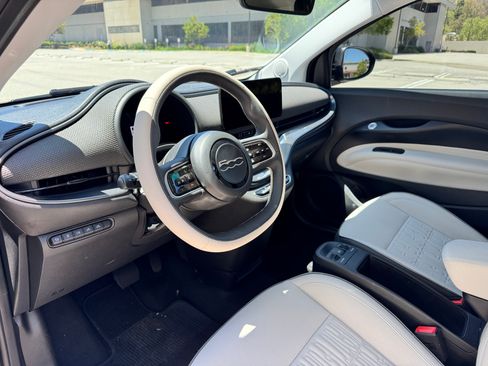 Used 2024 FIAT 500 e FWD image 11