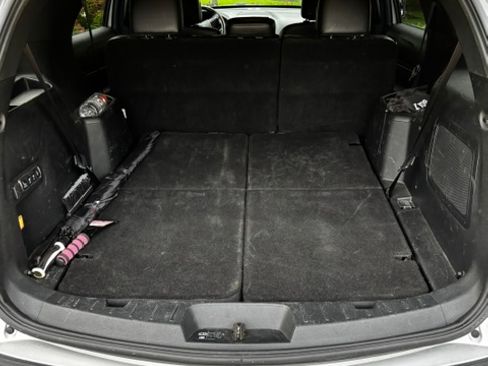 Used 2019 Ford Explorer Limited w/ Class III Trailer Tow Package AWD/4WD image 13