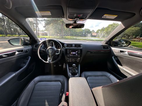 Used 2017 Volkswagen Jetta GLI FWD image 13