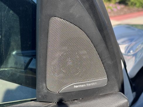 Used 2021 BMW X7 M50i image 11