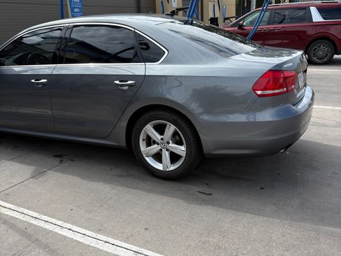 Used 2015 Volkswagen Passat 1.8T Limited Edition FWD image 4