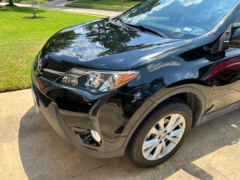 Used 2013 Toyota RAV4 Limited AWD/4WD image 2