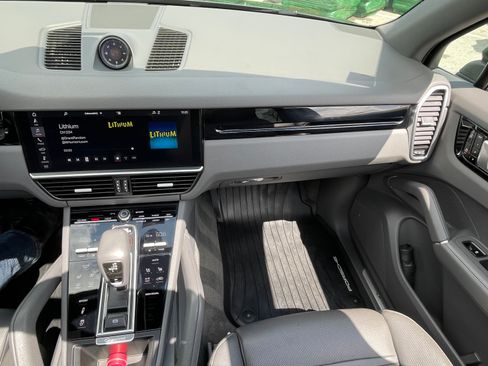 Used 2019 Porsche Cayenne S AWD/4WD image 14