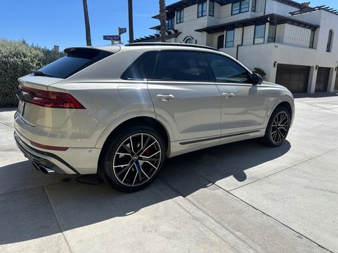 Used 2023 Audi SQ8 Premium Plus w/ SQ8 Luxury Package AWD/4WD image 5