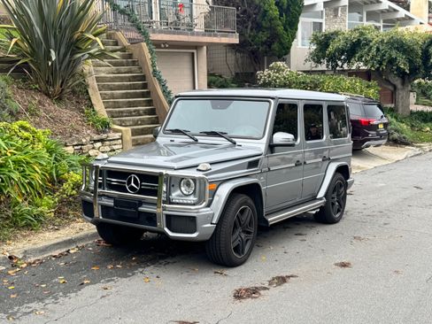 Used 2018 Mercedes-Benz G 63 AMG G 63 AMG Sport Utility 4D image 3