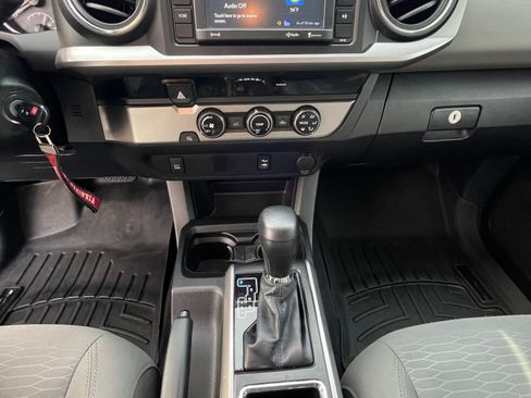 Used 2016 Toyota Tacoma SR5 image 19