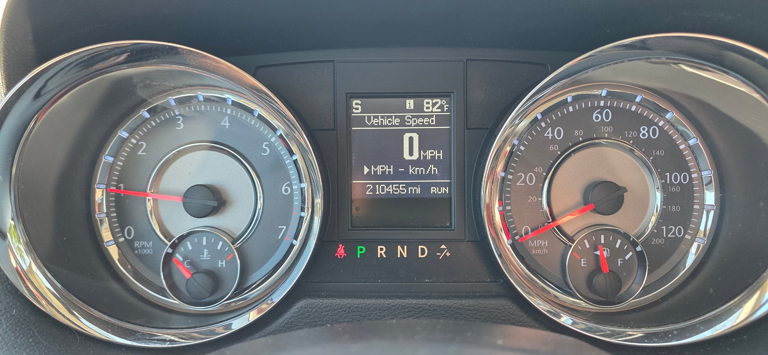 Used 2014 Chrysler Town & Country Touring-L w/ Driver Convenience Group FWD image 21