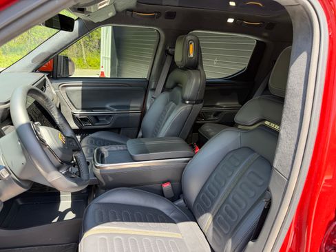 Used 2023 Rivian R1T Adventure AWD/4WD image 8