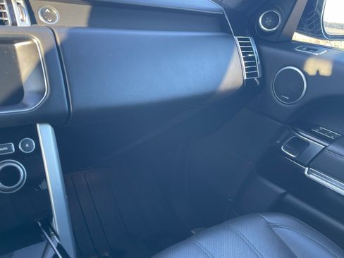 Used 2017 Land Rover Range Rover HSE image 15