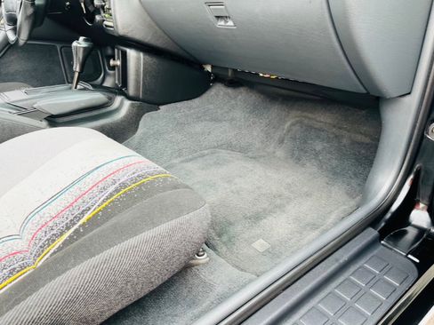 Used 1993 Chevrolet Camaro Z28 image 16