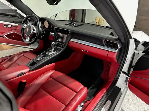 Used 2015 Porsche 911 4 Coupe image 19