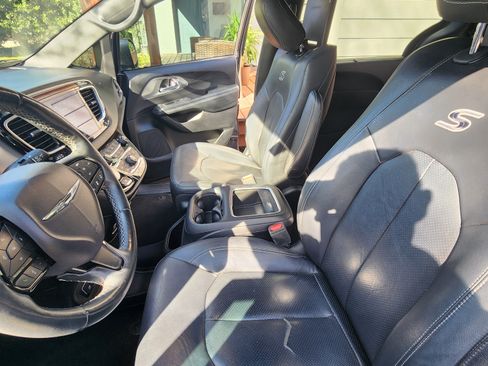 Used 2019 Chrysler Pacifica Touring-L Plus w/ Advanced Safetytec Group image 25