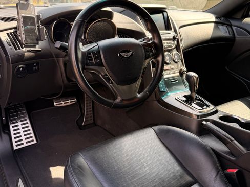 Used 2016 Hyundai Genesis Coupe 3.8 image 9