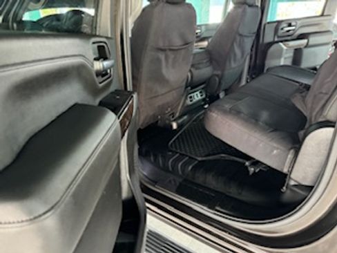 Used 2020 GMC Sierra 3500 SLE w/ SLE Convenience Package image 9