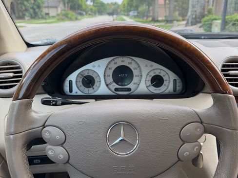 Used 2006 Mercedes-Benz CLK 500 Cabriolet w/ Premium Pkg image 13