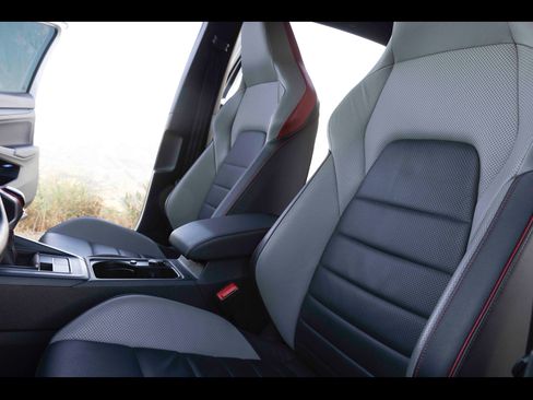 Used 2022 Volkswagen GTI Autobahn image 6