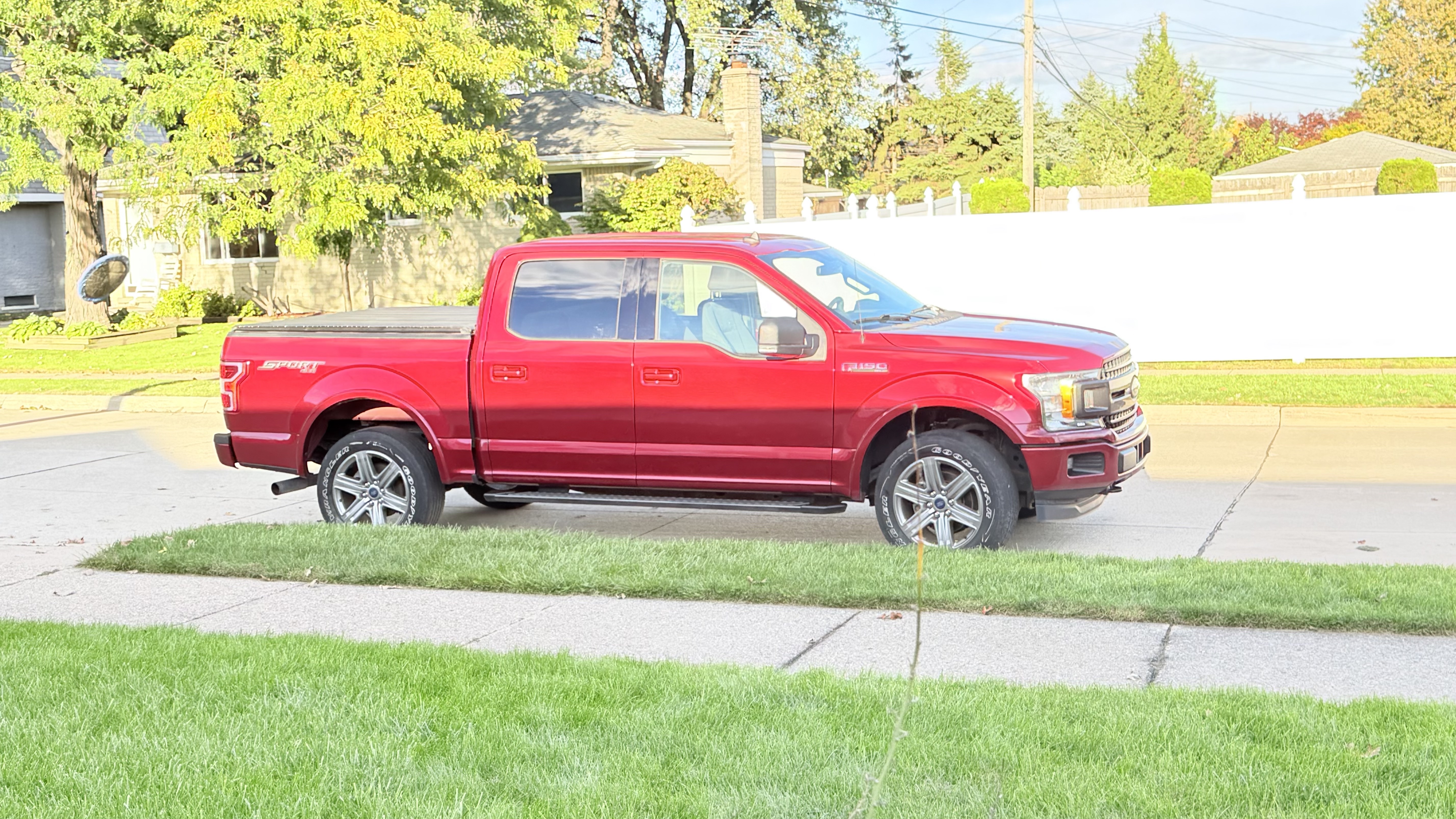 Used 2019 Ford F150 XLT w/ Equipment Group 302A Luxury AWD/4WD image 6