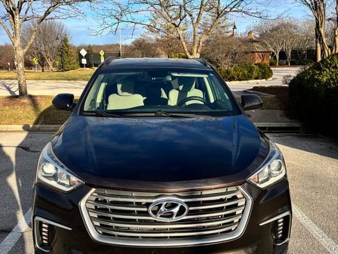 Used 2017 Hyundai Santa Fe SE image 2