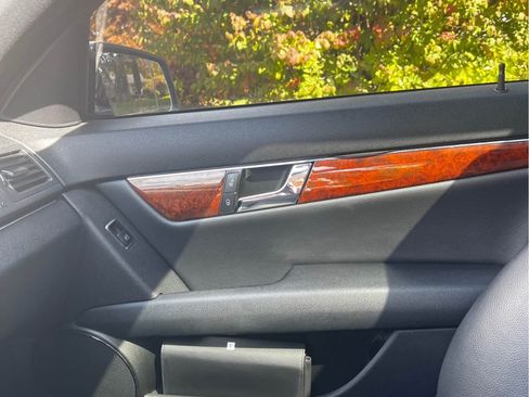 Used 2011 Mercedes-Benz C 300 Sedan image 14