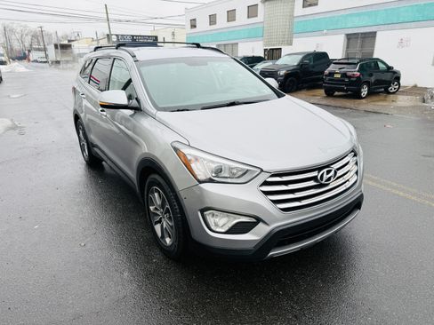 Used 2013 Hyundai Santa Fe GLS image 10