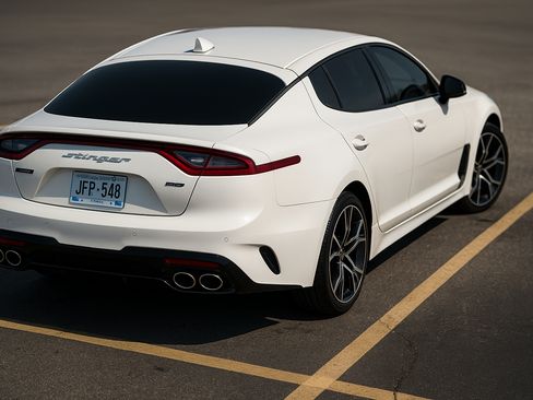 Used 2022 Kia Stinger GT-Line image 2