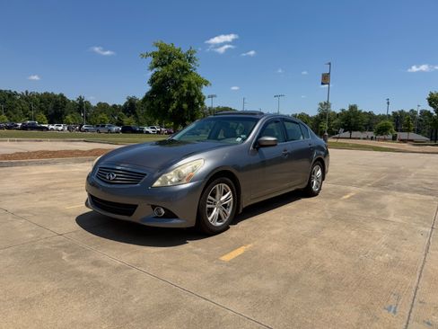 Used 2010 INFINITI G37 Journey w/ Premium Pkg RWD image 1